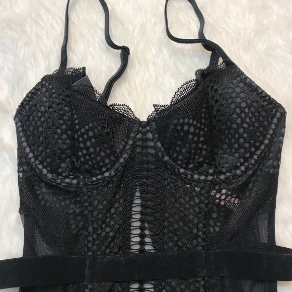 Victoria’s Secret Black Lace bustier top - Picture 5 of 8